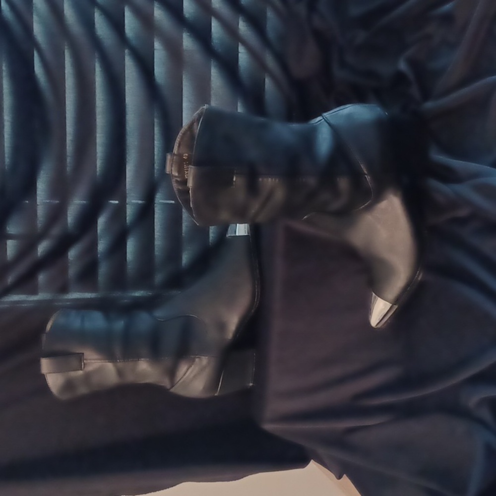 GIVANA Black Boots